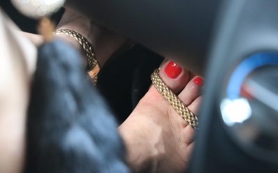 Can I drive in flip flops?